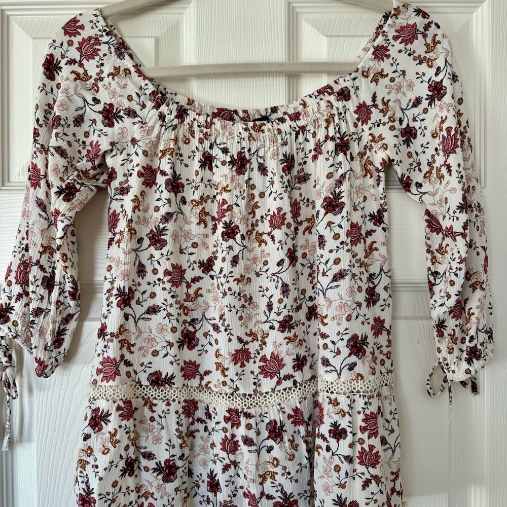 American Eagle Outfitters Floral Print Boho Inspired Top